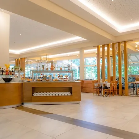 Park & Aqua Park 酒店 3*